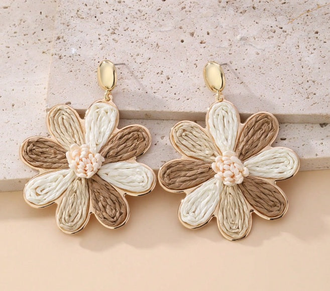 Desert Daisy Raffia Earrings ✨
