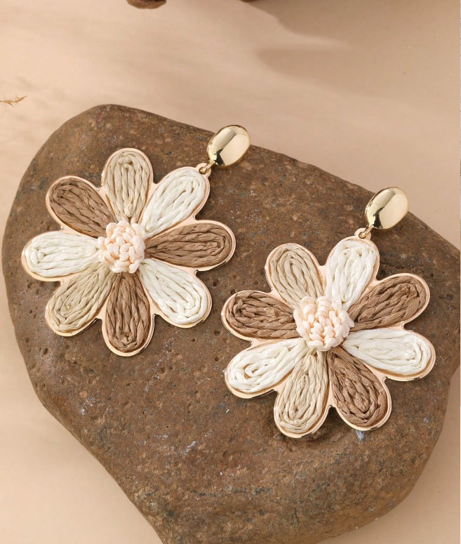 Desert Daisy Raffia Earrings ✨