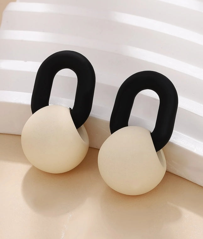 Eclipse Modern Earrings ✨