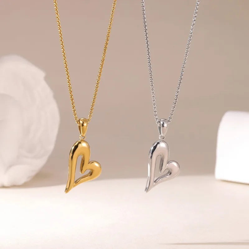 ✨ Heartline Pendant Necklace – Available in Gold & Silver ✨