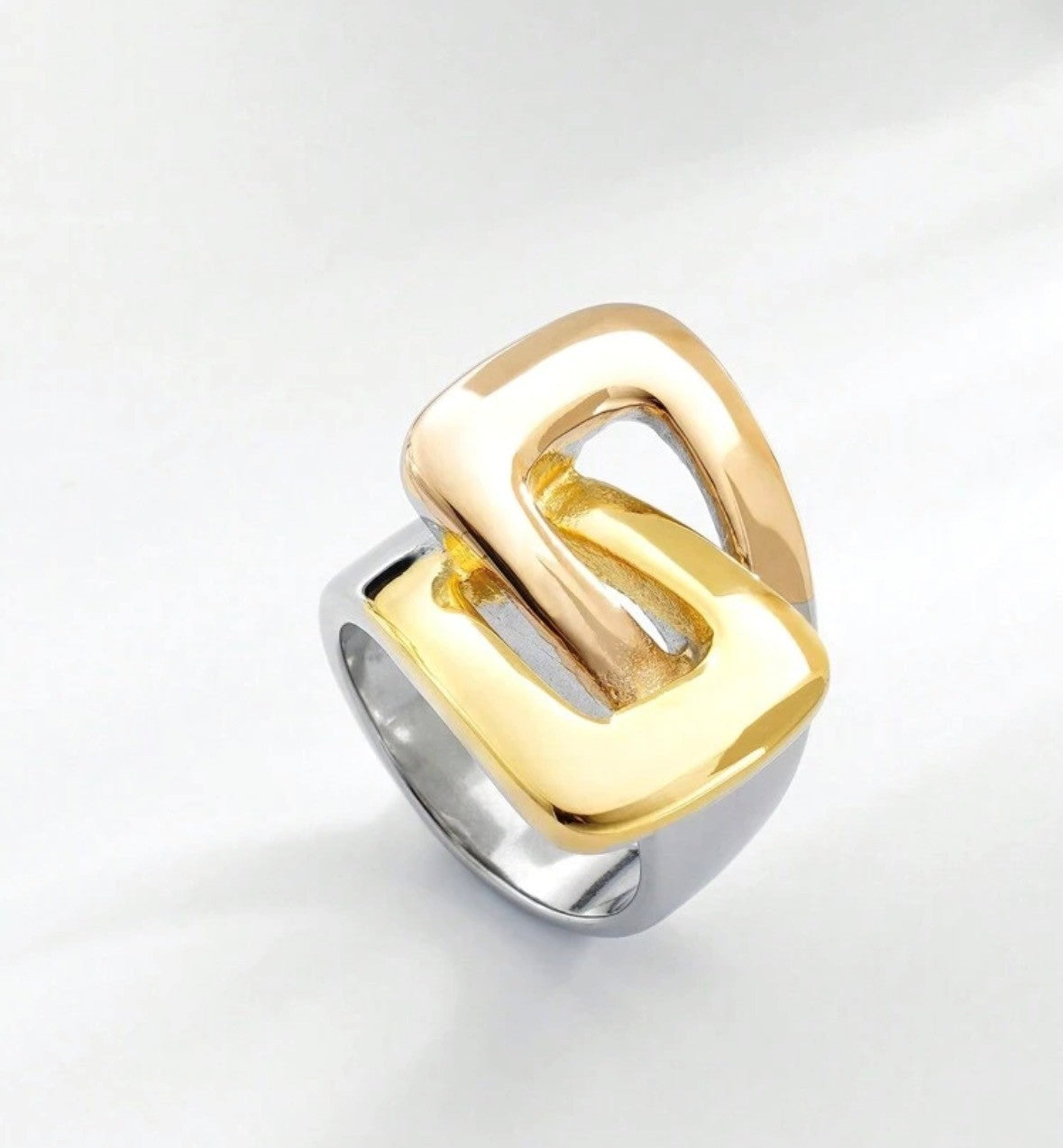 Eternal Links Ring