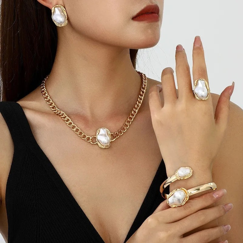 Gilded Moon Pearl Jewelry Set