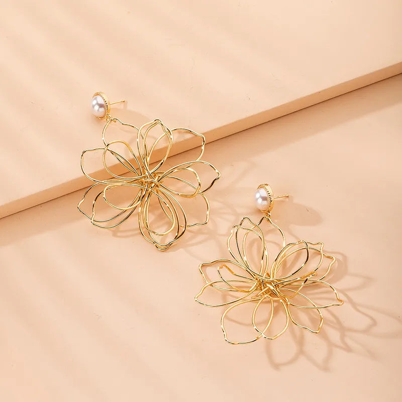 Golden Blossom Pearl Earrings ✨