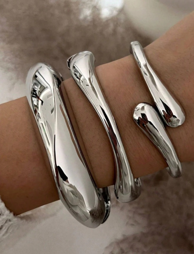 Luna Flux Sculpted Bangle Set