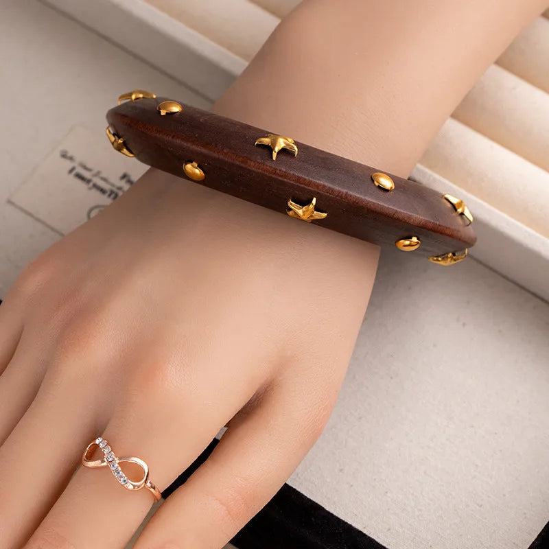 Wanderlust Wooden Bangle ✨