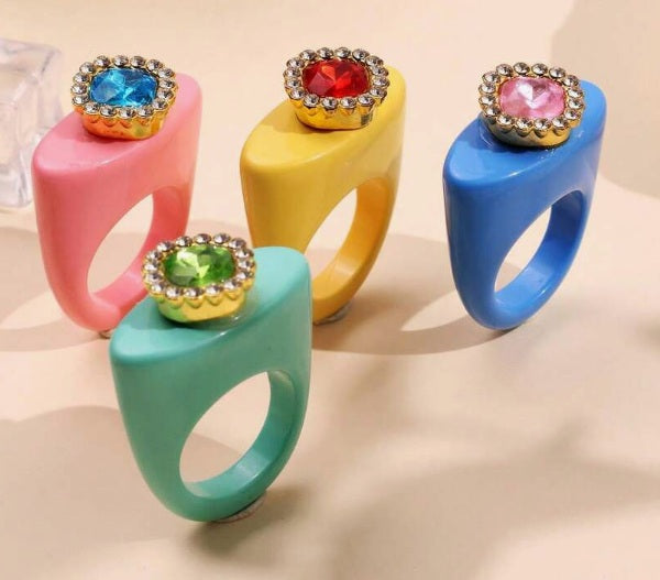 Pop Luxe Gem Resin Ring Set ✨