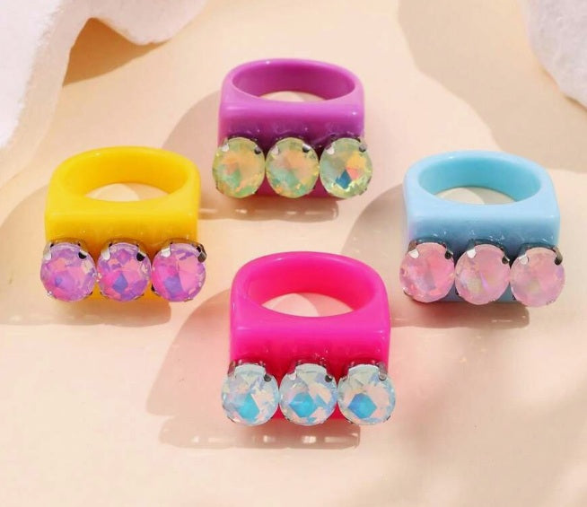 Prism Glow Trio Resin Ring ✨