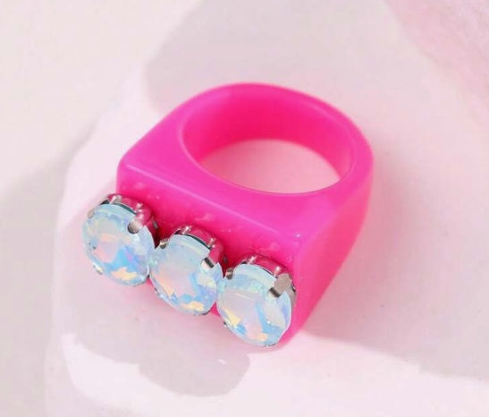 Prism Glow Trio Resin Ring ✨