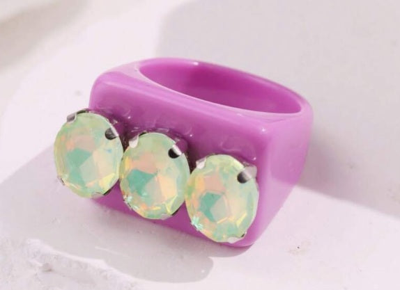 Prism Glow Trio Resin Ring ✨